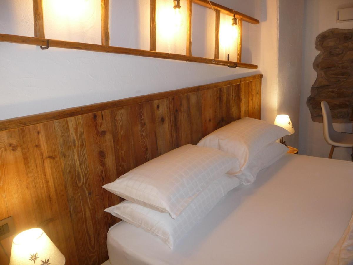 Beb Luca76 Bed & Breakfast Avise Exterior photo