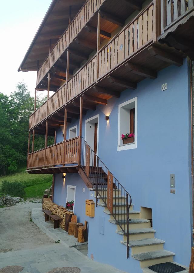 Beb Luca76 Bed & Breakfast Avise Exterior photo