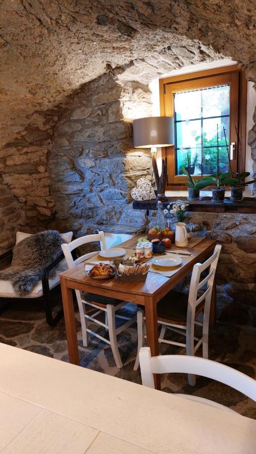 Beb Luca76 Bed & Breakfast Avise Exterior photo