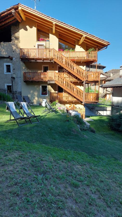 Beb Luca76 Bed & Breakfast Avise Exterior photo